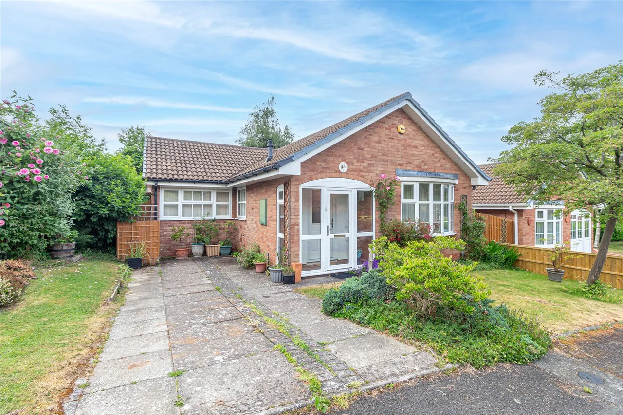 2 bed house for sale — Sydnall Close, Webheath, Redditch, Worcestershire, B97 5SW