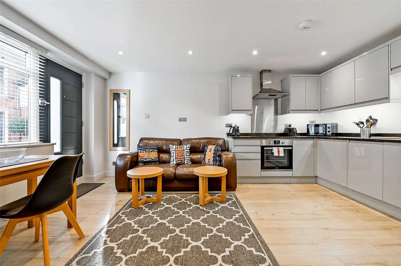 Little Marlow Road, Marlow, Buckinghamshire, SL7 1HA, photo 5