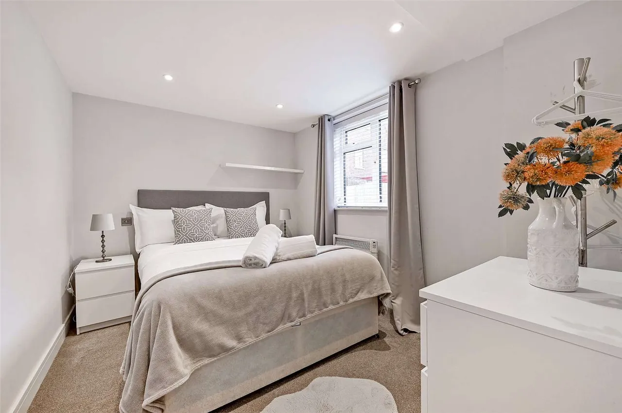 Little Marlow Road, Marlow, Buckinghamshire, SL7 1HA, photo 9