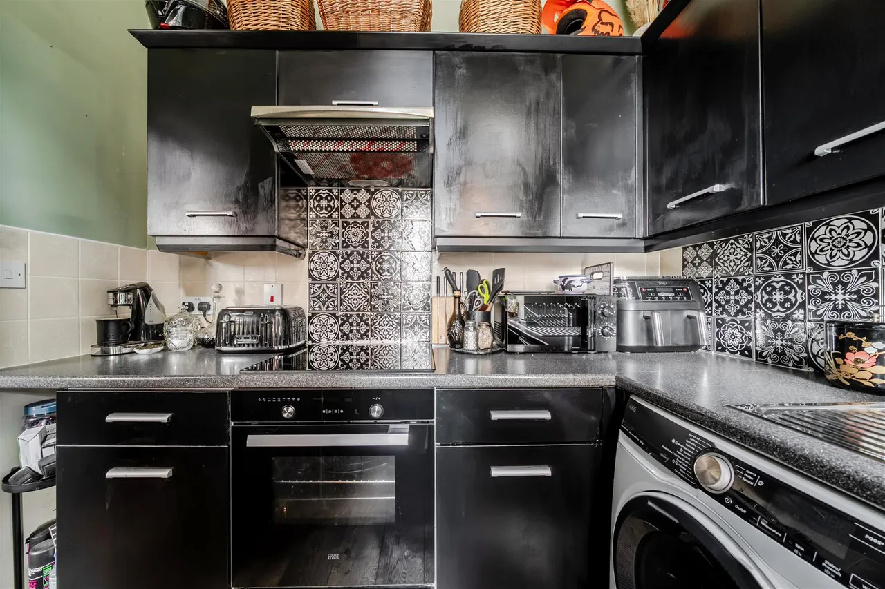 Hillier Road, Devizes, SN10, photo 5