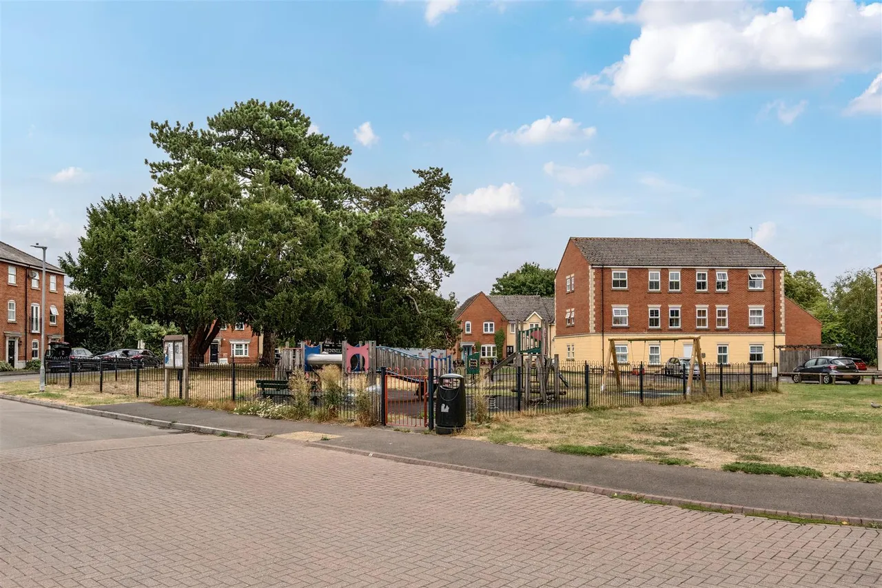 Hillier Road, Devizes, SN10, photo 11