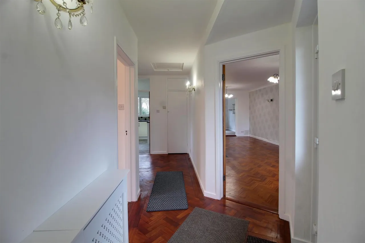 Heronfield Little Heath, Potters Bar EN6 1JA, photo 15