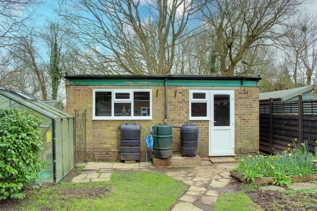 Heronfield Little Heath, Potters Bar EN6 1JA, photo 27