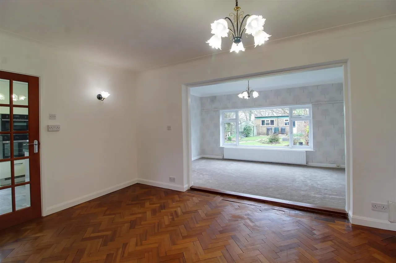 Heronfield Little Heath, Potters Bar EN6 1JA, photo 22