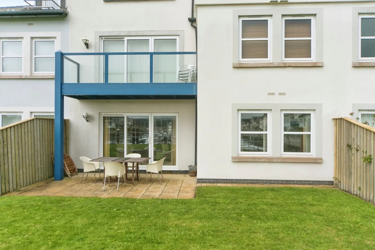 2 bed flat for sale, Deganwy Quay, Deganwy, LL31