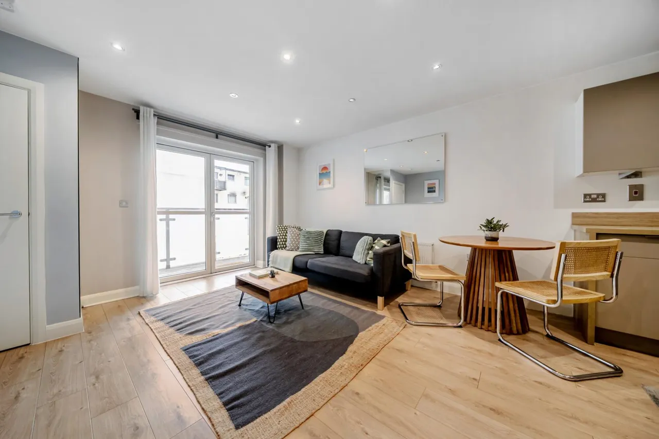 Bournemouth Road, SE15, photo 12
