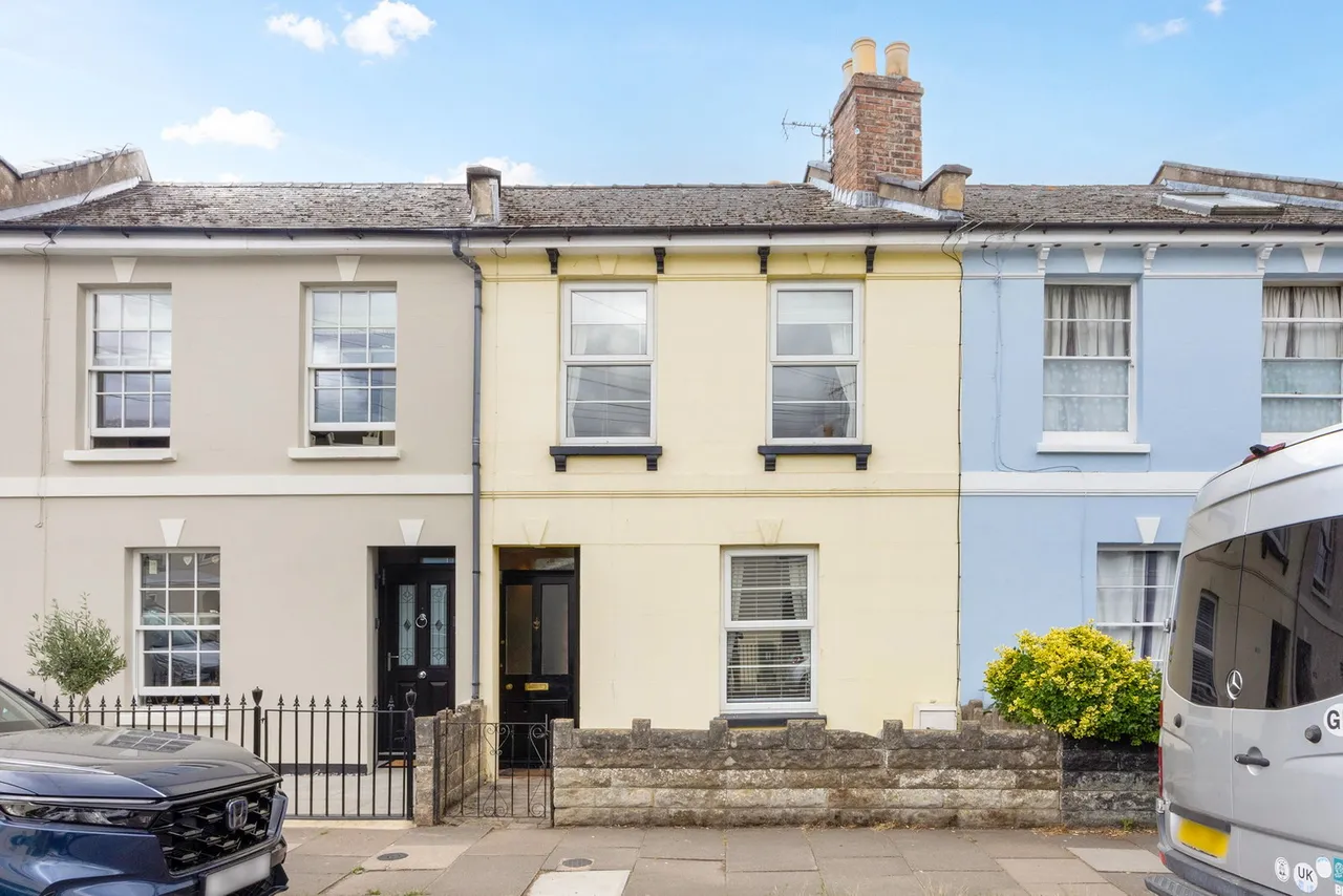 3 bed house for sale, Naunton Crescent, Cheltenham, GL53