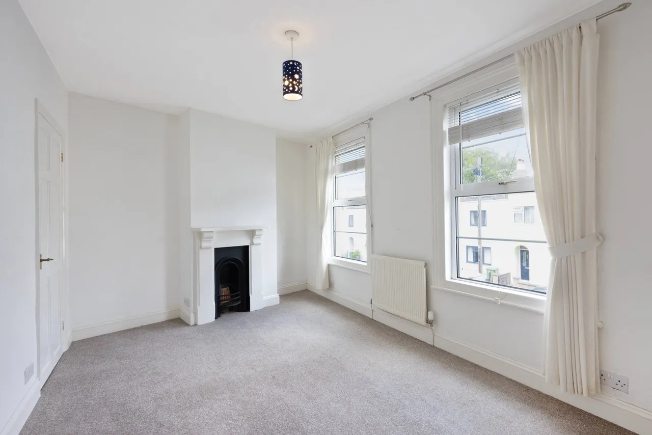 Naunton Crescent, Cheltenham, GL53, photo 9