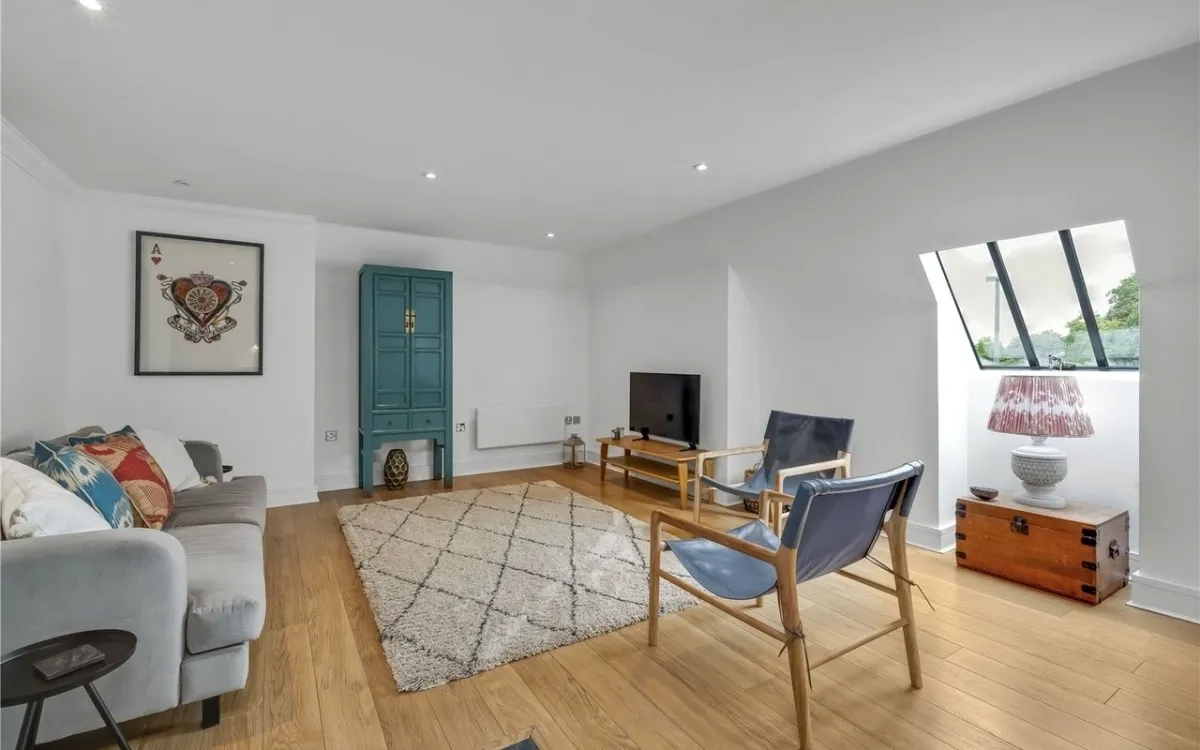 Bridge Road, East Molesey KT8, photo 4