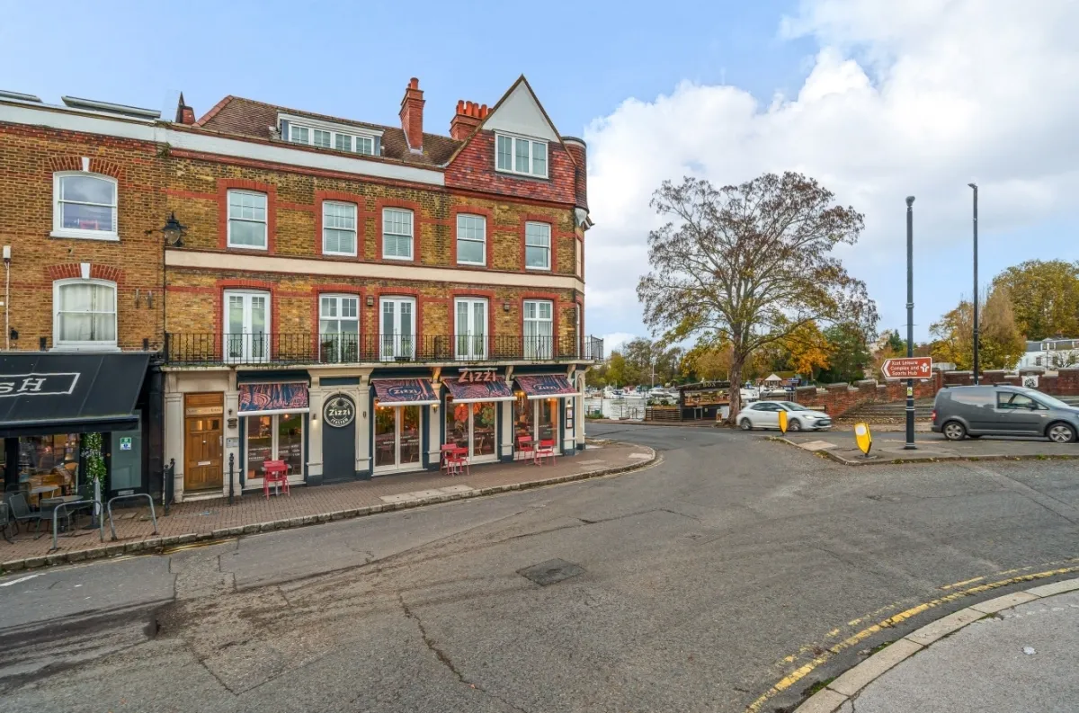 Bridge Road, East Molesey KT8, photo 11