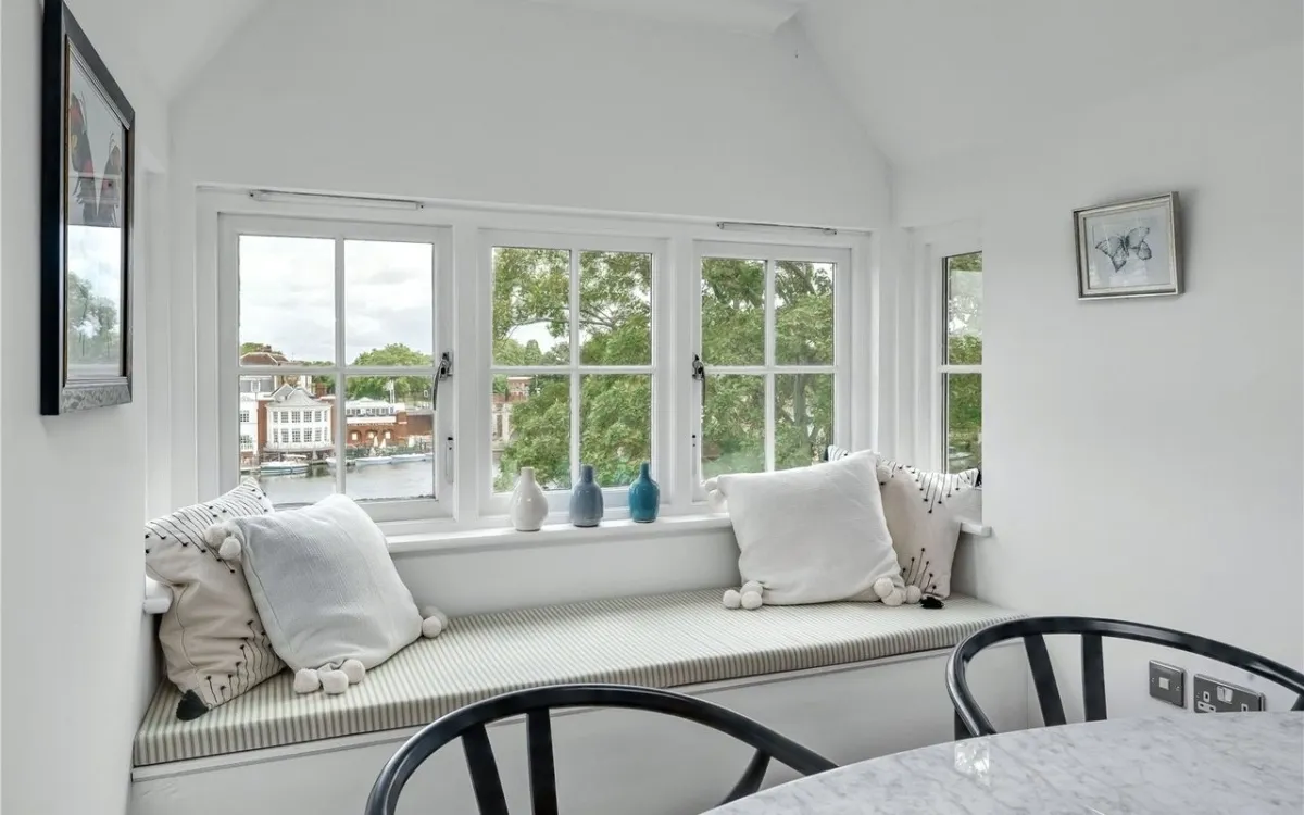 1 bed flat to rent — Bridge Road, East Molesey KT8