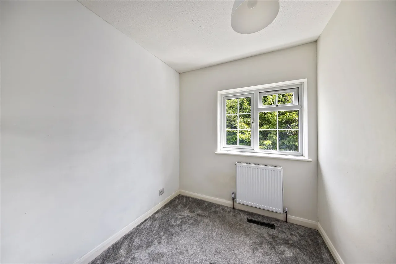 Uxbridge Road, Hampton Hill, TW12, photo 12