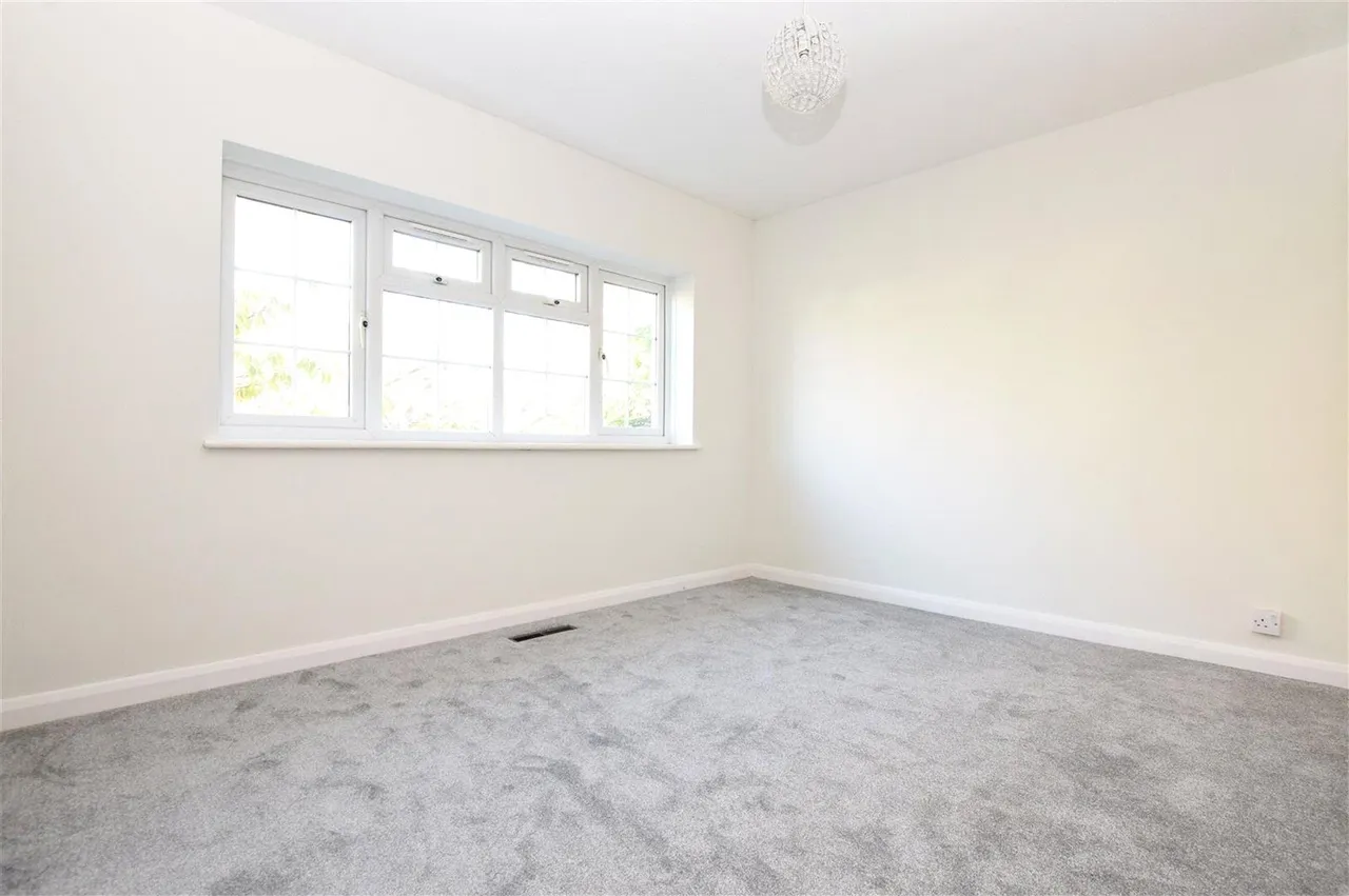 Uxbridge Road, Hampton Hill, TW12, photo 9