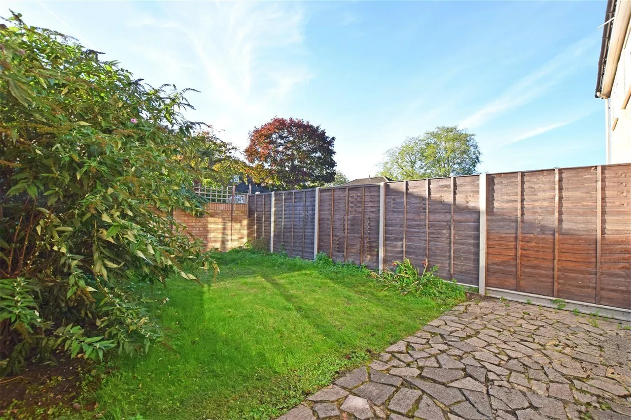 Uxbridge Road, Hampton Hill, TW12, photo 4