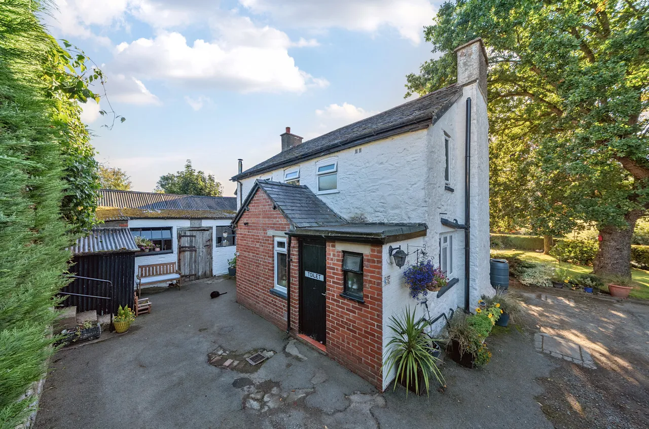 Llanfyllin, Powys, photo 20