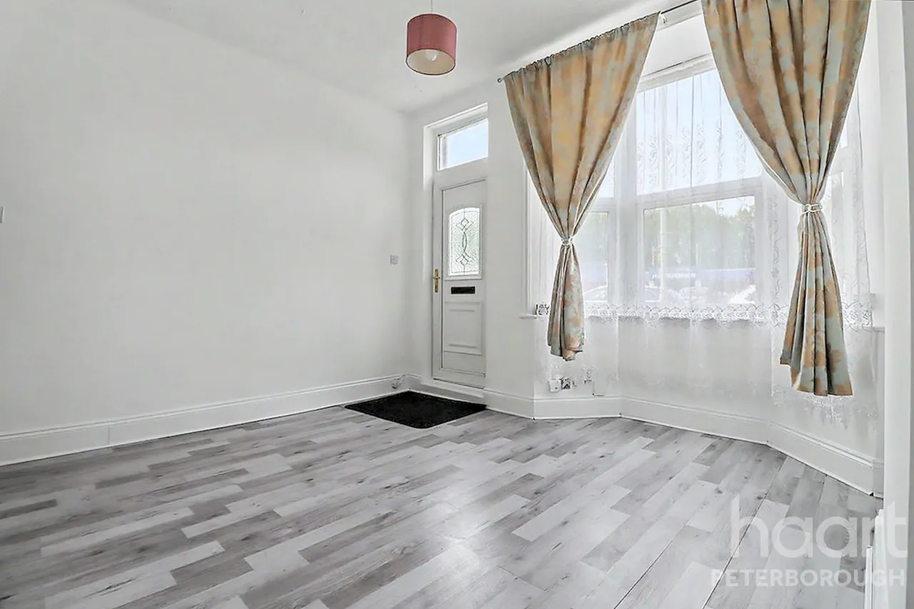 Lincoln Road, Peterborough, PE1, photo 6