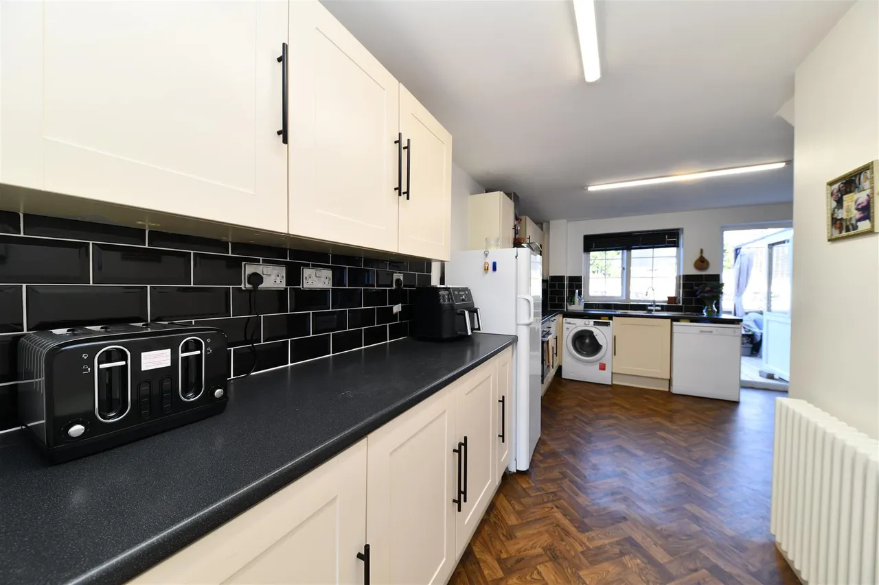 Tye End, Stevenage, Herts, SG2 8TU, photo 2