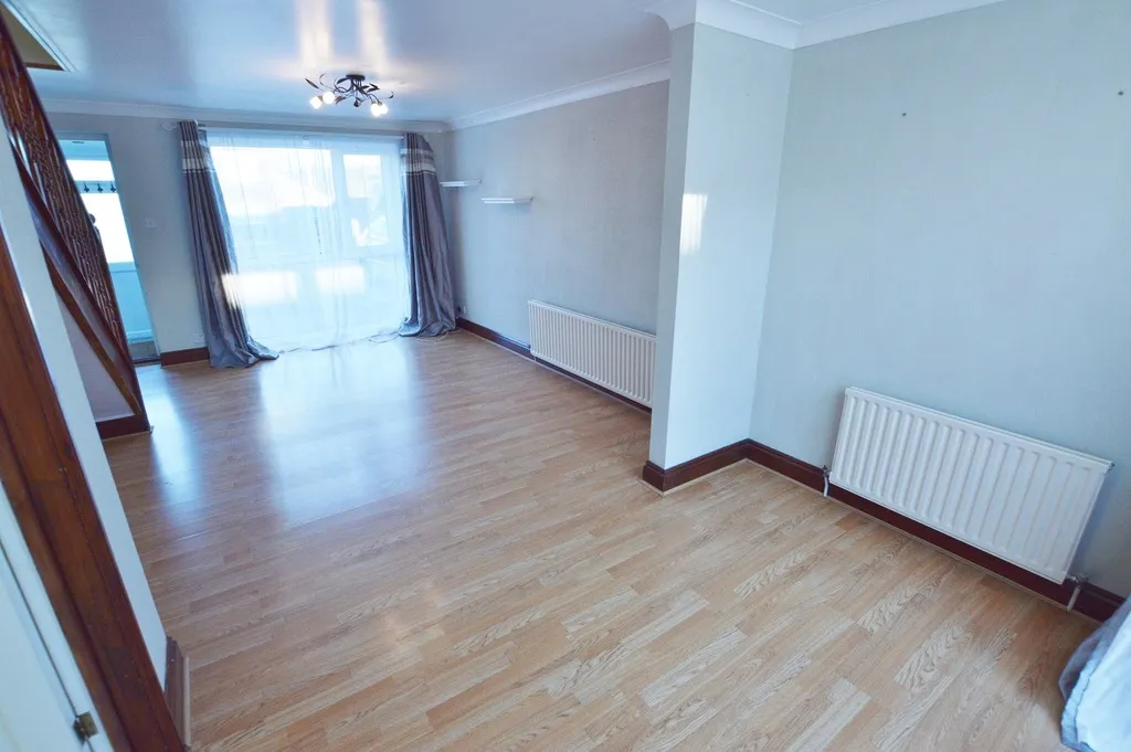 Apple Tree Road, Alderholt, Fordingbridge, SP6 3EW, photo 2