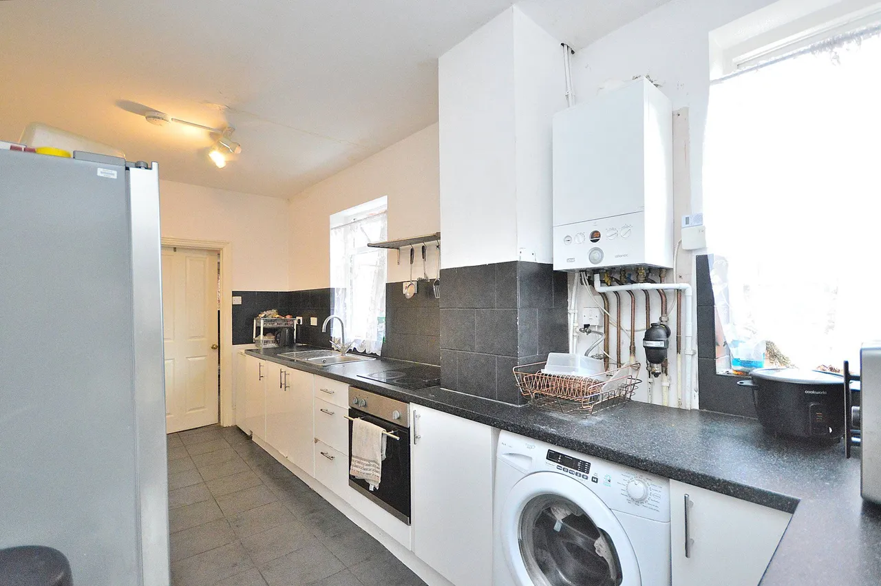 Lutterworth Road, Northampton, NN1 5JL, photo 5