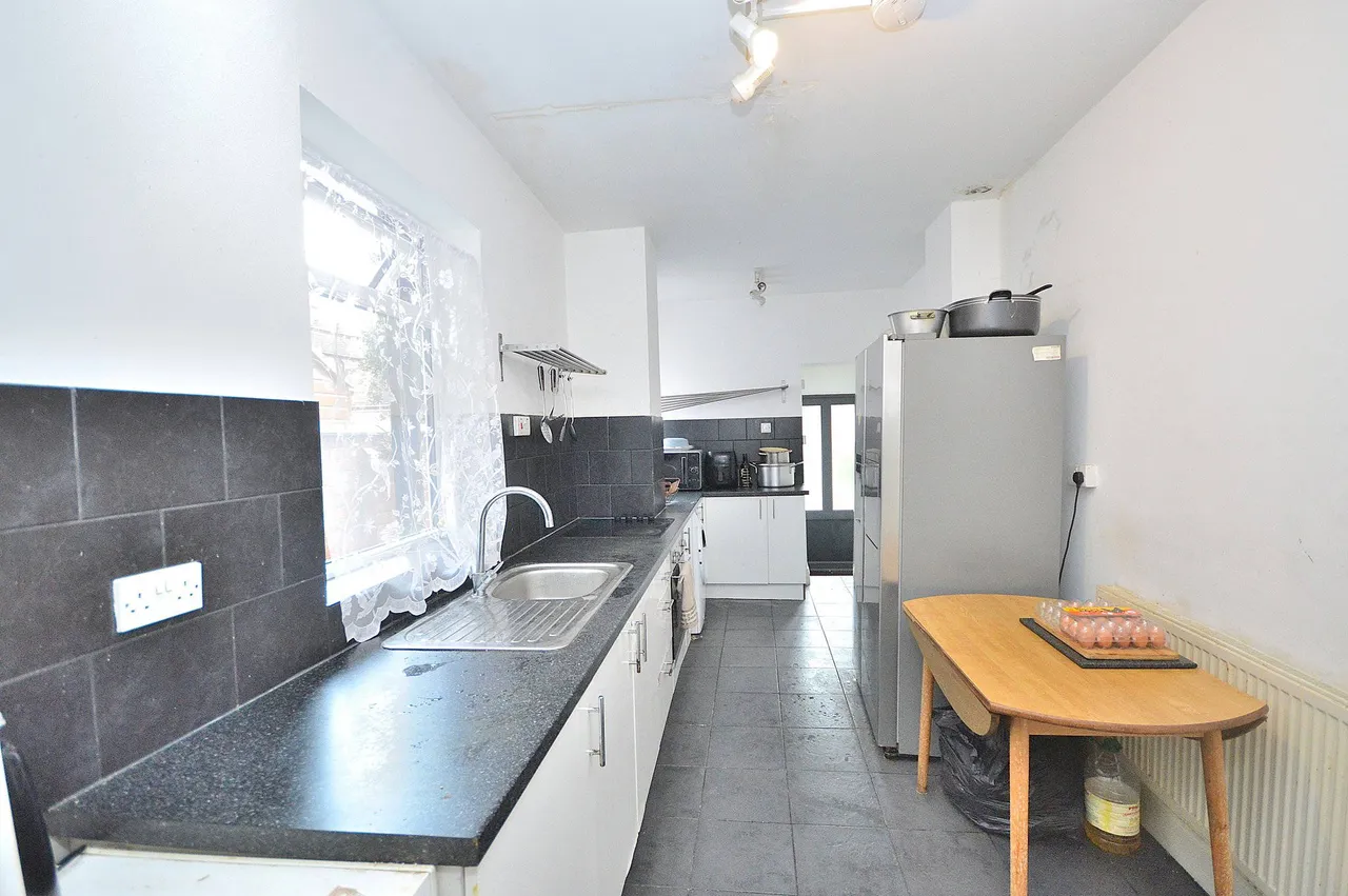 Lutterworth Road, Northampton, NN1 5JL, photo 4