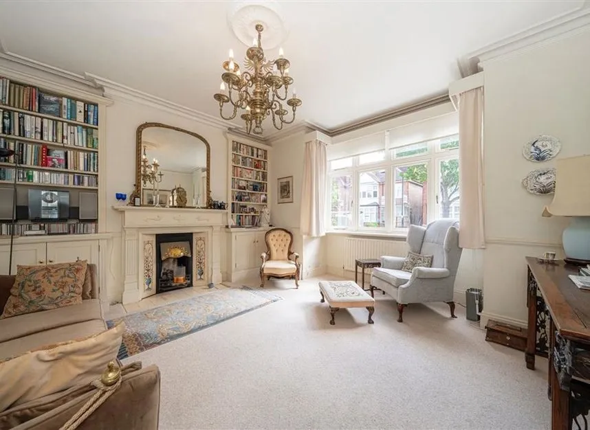 Bolton Gardens, Teddington, TW11, photo 2