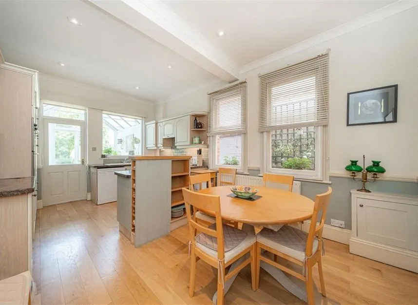 Bolton Gardens, Teddington, TW11, photo 3