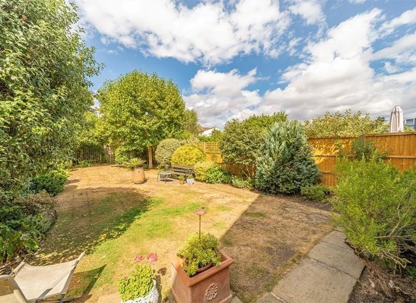 Bolton Gardens, Teddington, TW11, photo 9