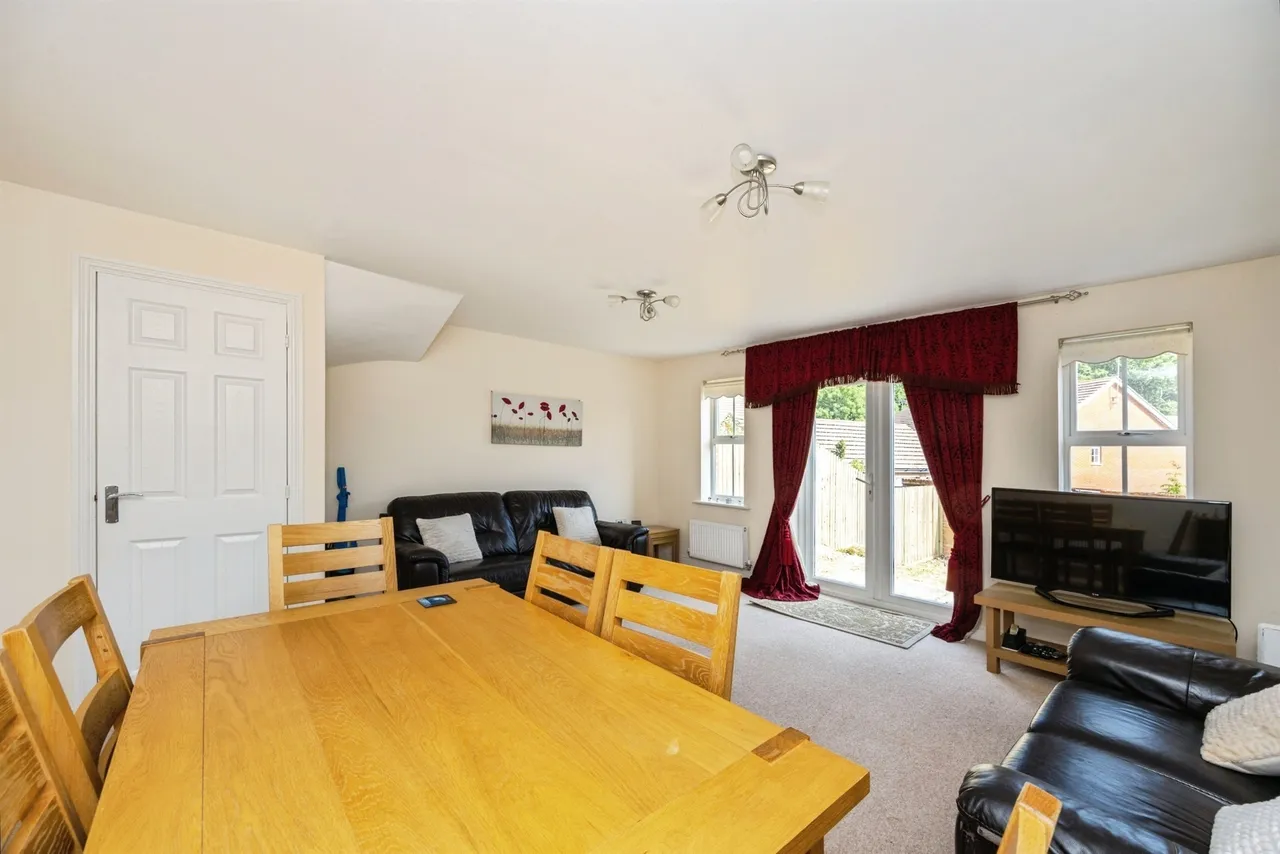 Poppy Mead, Kingsnorth, TN23, photo 16