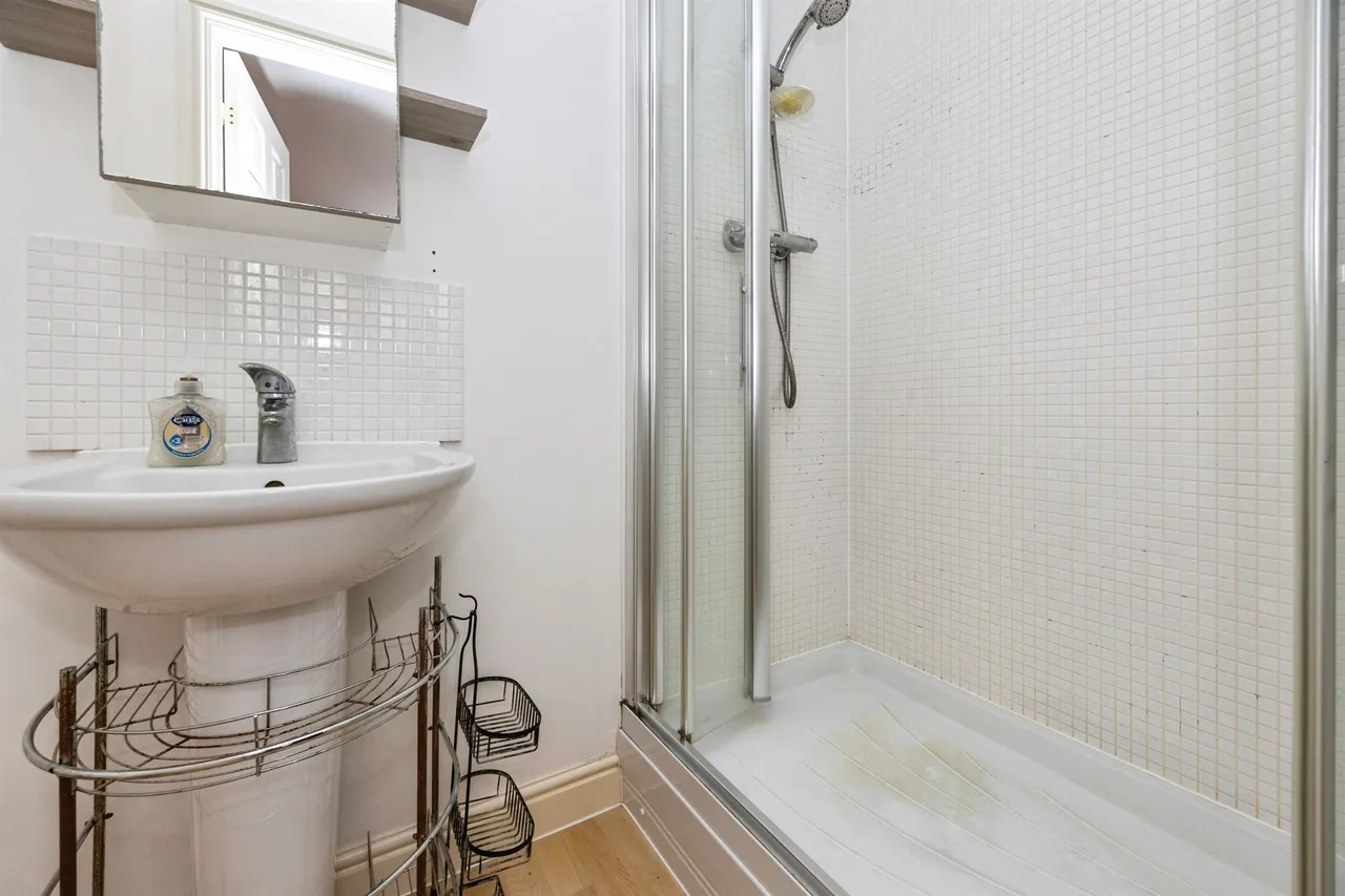 Poppy Mead, Kingsnorth, TN23, photo 10
