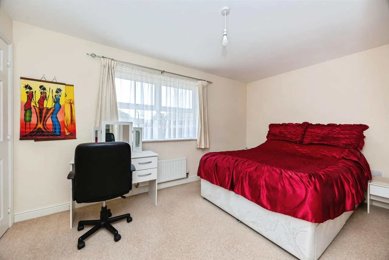 Poppy Mead, Kingsnorth, TN23, photo 5