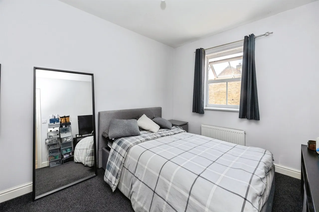 Poppy Mead, Kingsnorth, TN23, photo 13