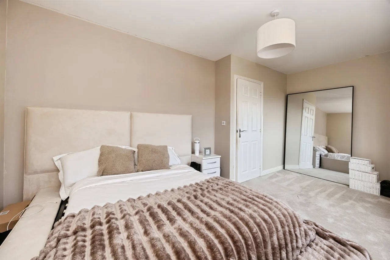 Poppy Mead, Kingsnorth, TN23, photo 6