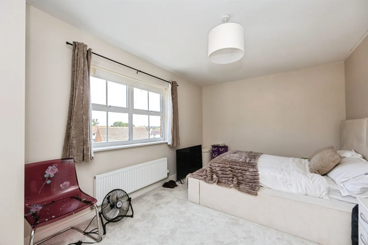 Poppy Mead, Kingsnorth, TN23, photo 8