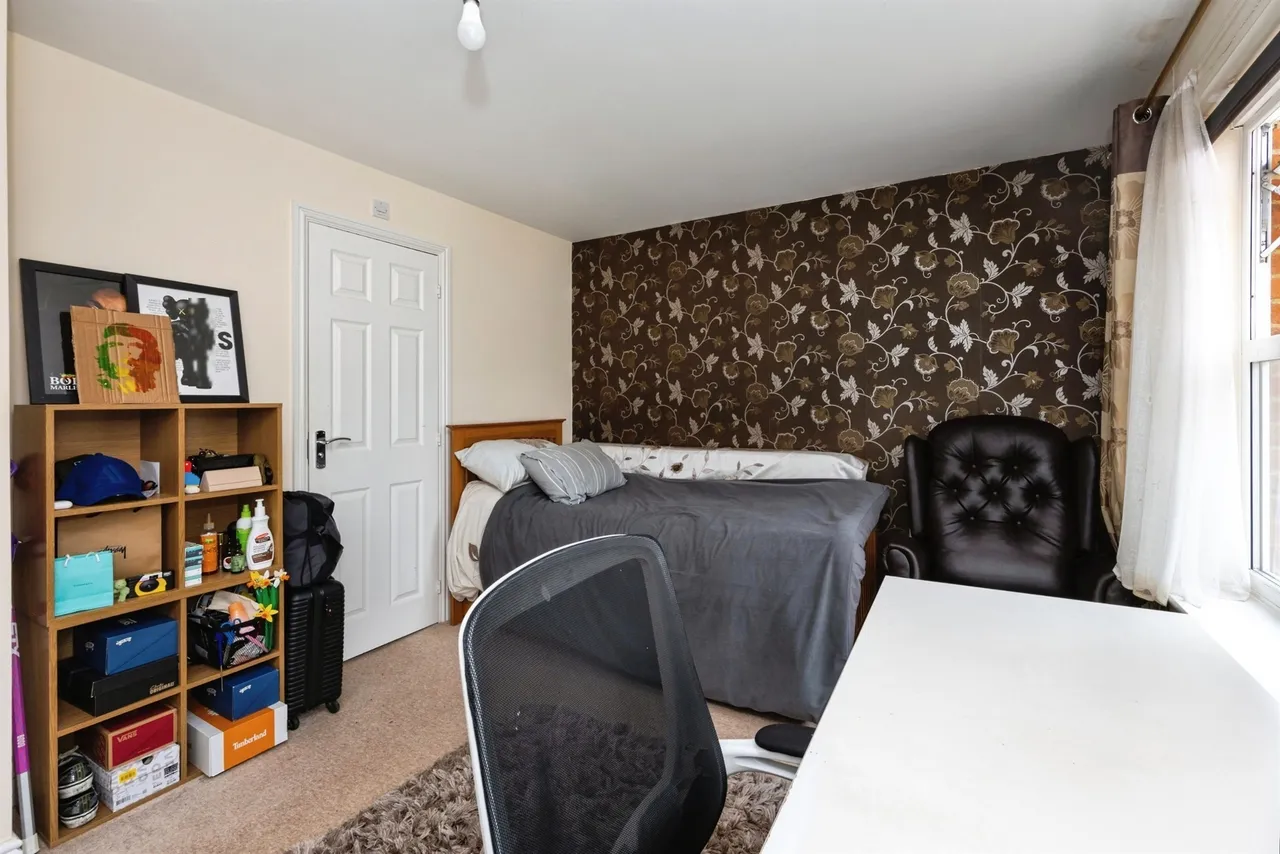 Poppy Mead, Kingsnorth, TN23, photo 11