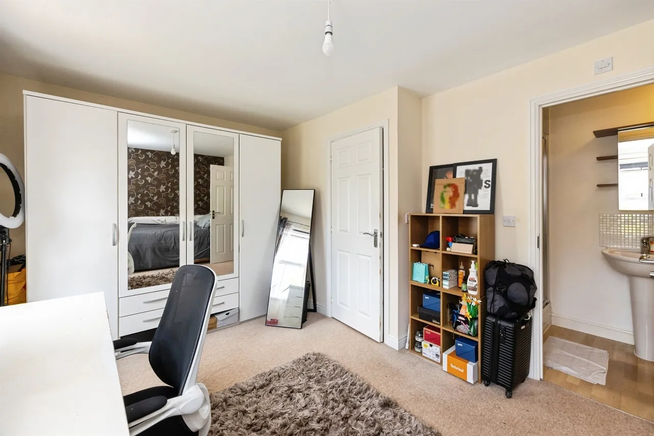 Poppy Mead, Kingsnorth, TN23, photo 12
