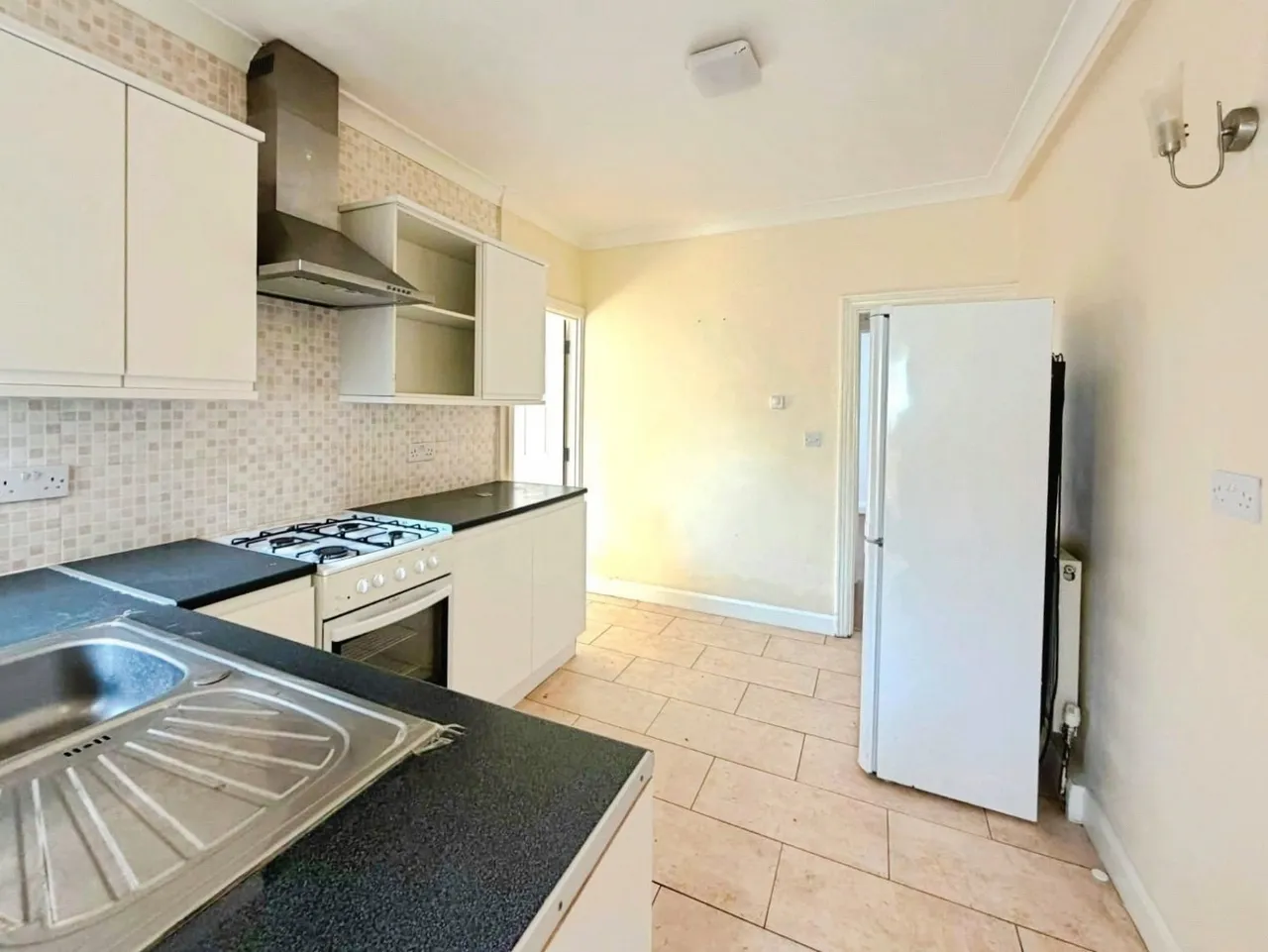 Walton Road, Woking, GU21, photo 5