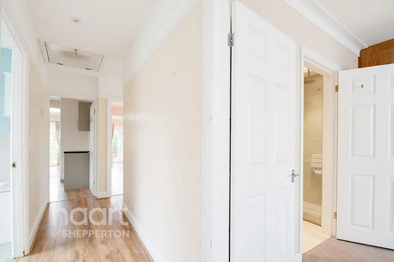 Lois Drive, Shepperton, TW17, photo 11