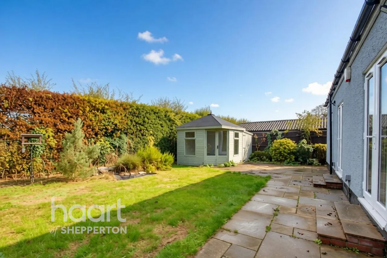 Lois Drive, Shepperton, TW17, photo 16