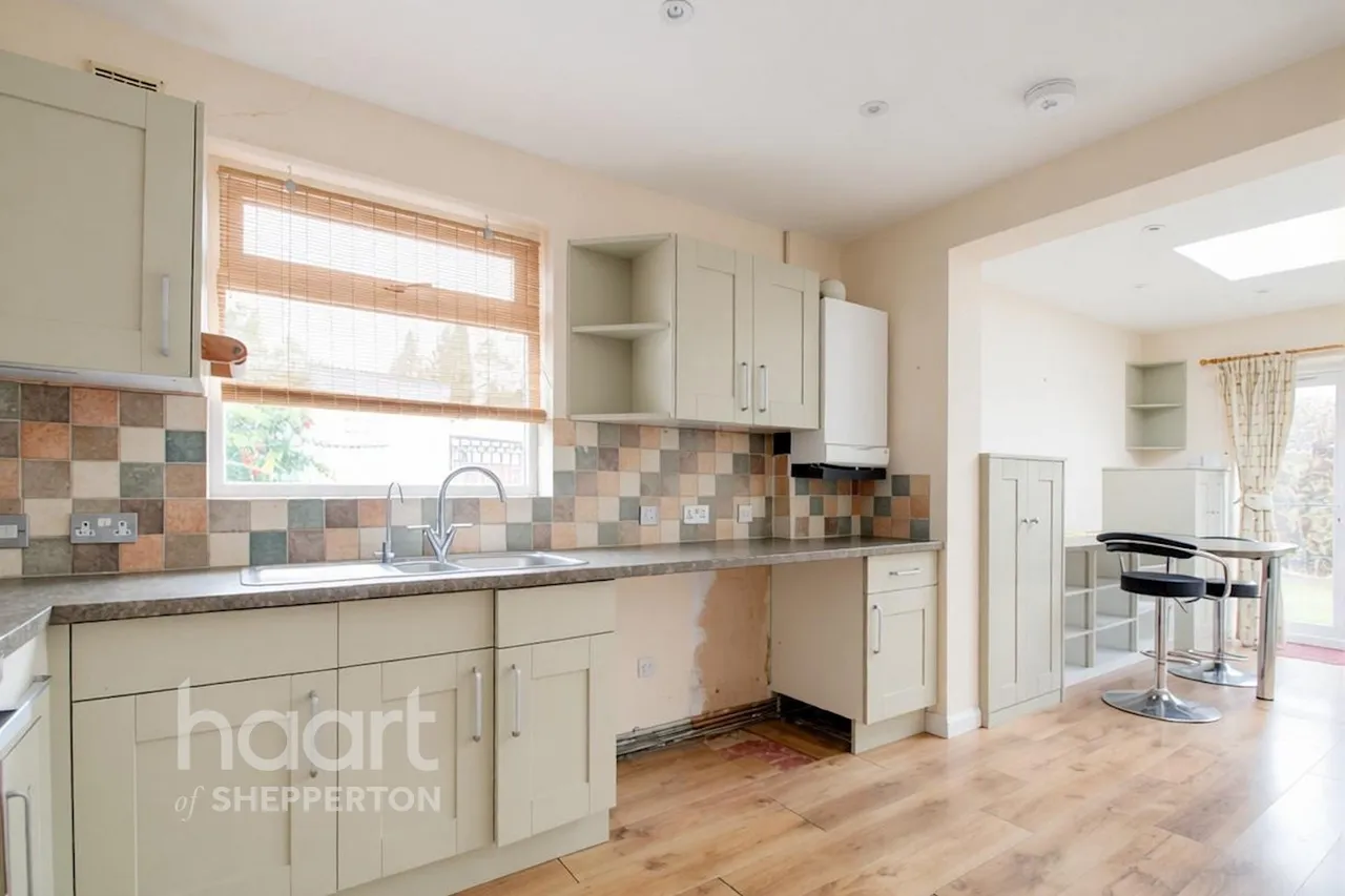 Lois Drive, Shepperton, TW17, photo 4
