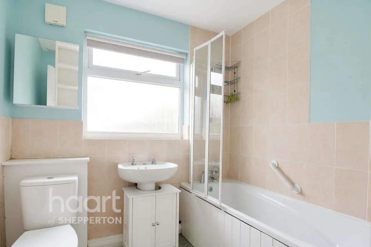 Lois Drive, Shepperton, TW17, photo 10