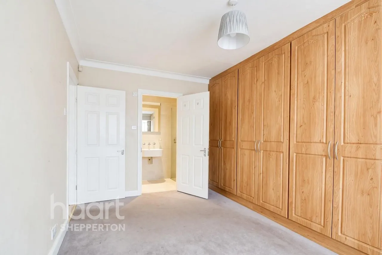 Lois Drive, Shepperton, TW17, photo 13