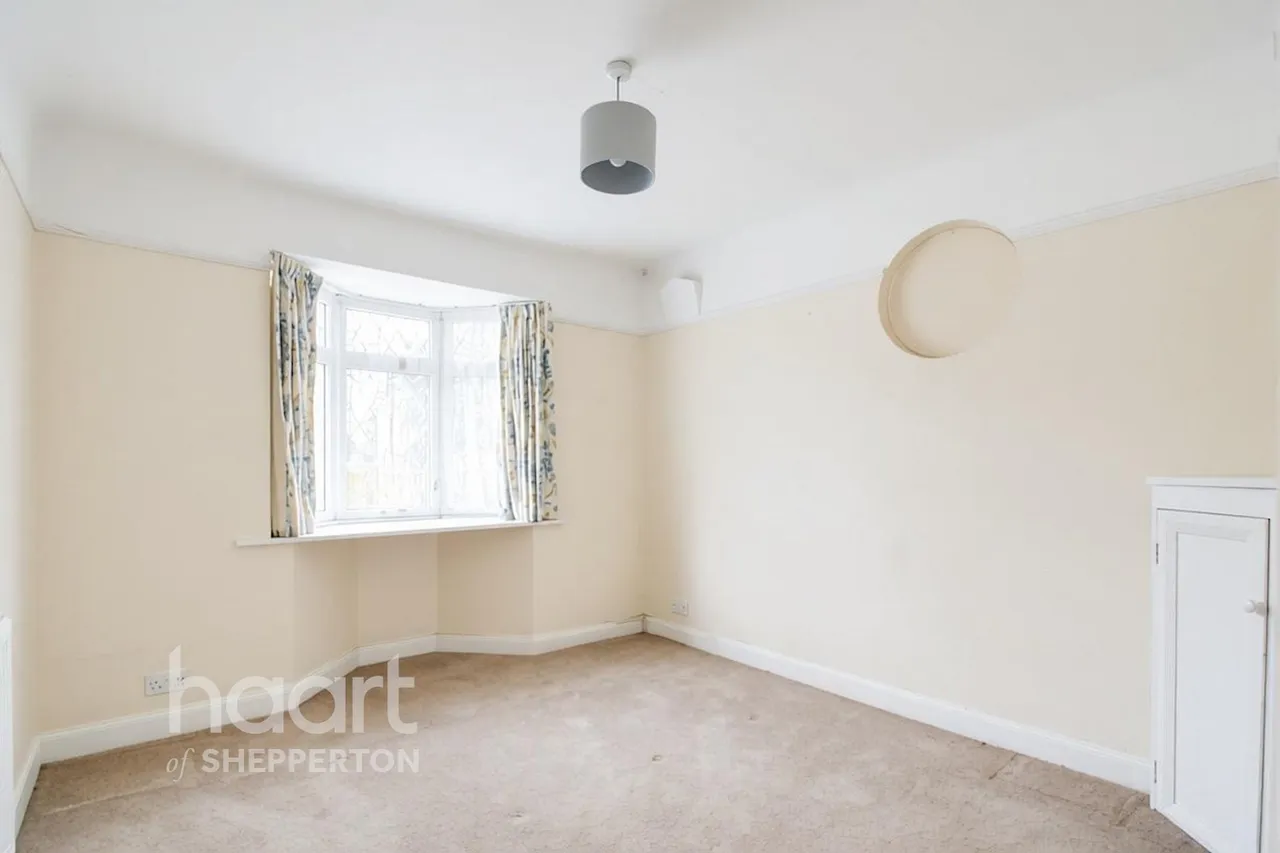 Lois Drive, Shepperton, TW17, photo 12