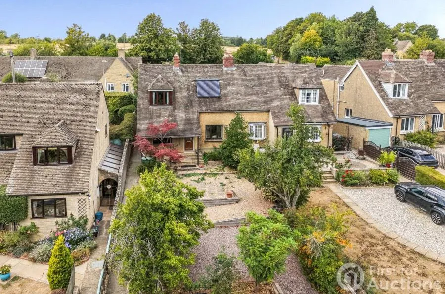 3 bed house for sale, The Drive, Enstone, OX7
