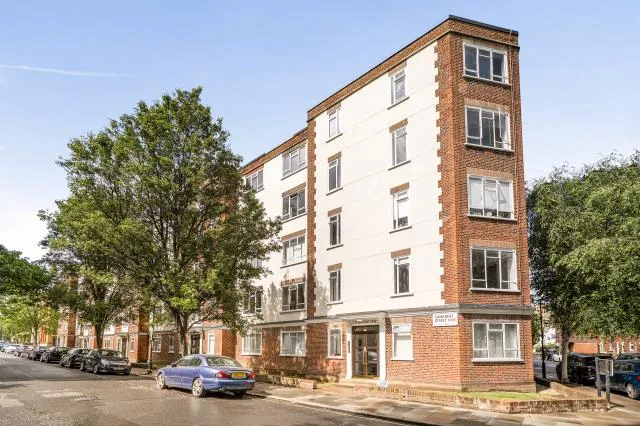 2 bed flat for sale, Charlbert Street, London, NW8