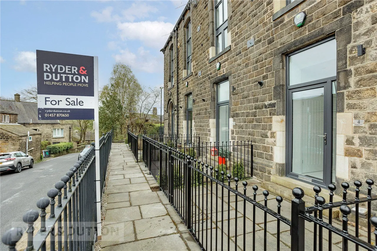 Sandy Lane, Dobcross, OL3, photo 4