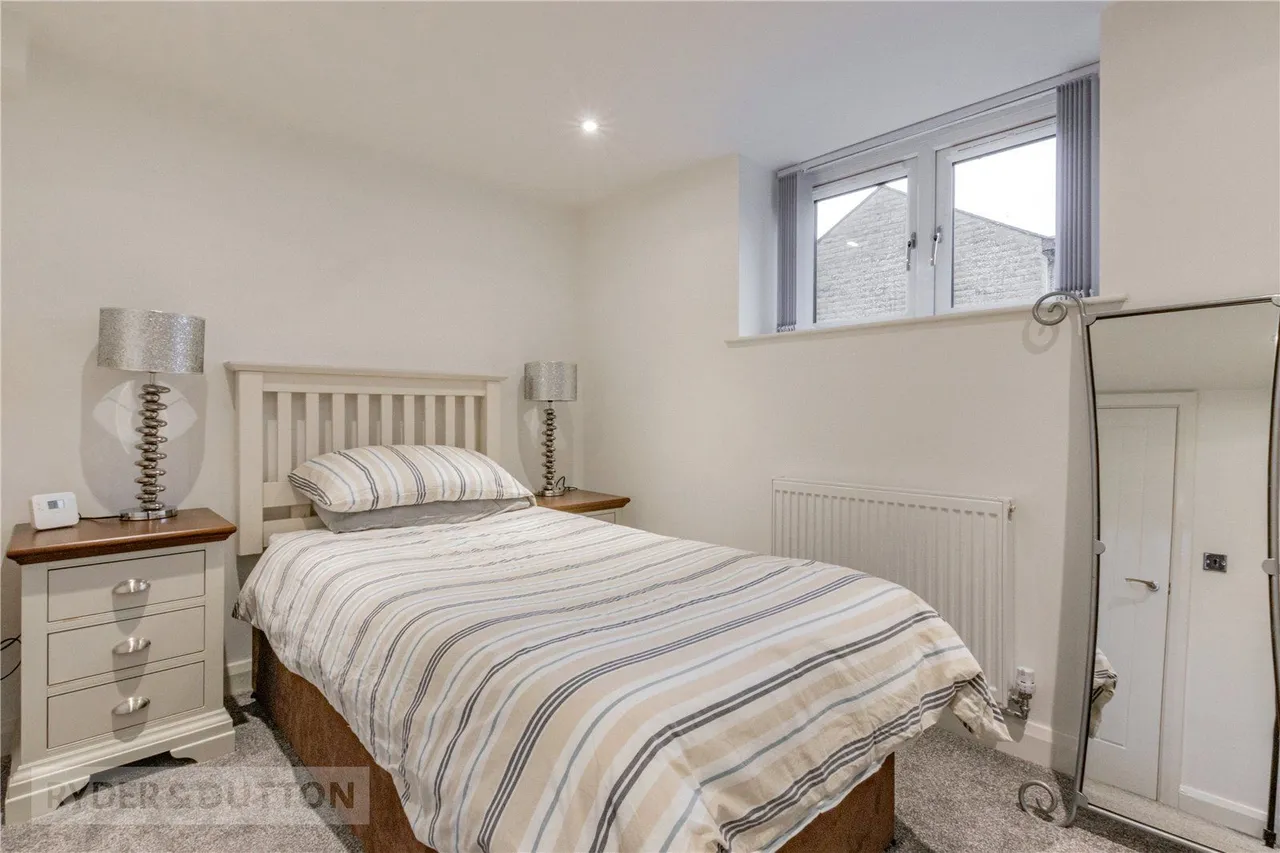 Sandy Lane, Dobcross, OL3, photo 16
