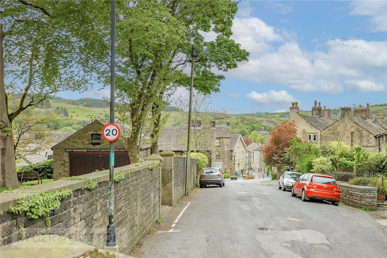 Sandy Lane, Dobcross, OL3, photo 5