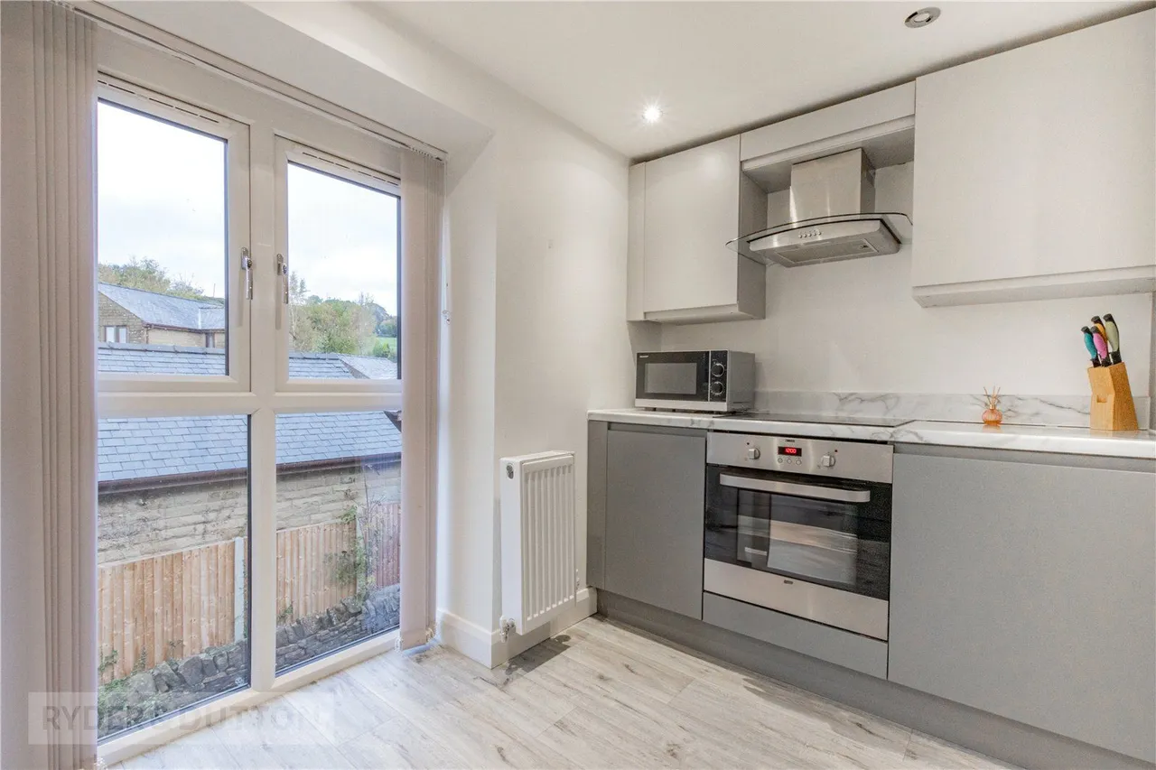 Sandy Lane, Dobcross, OL3, photo 14