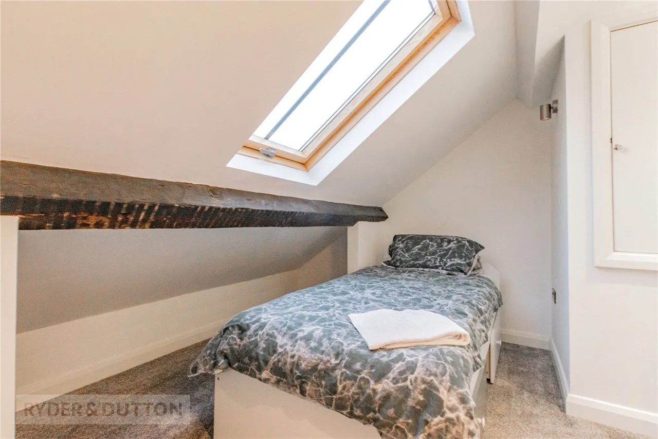 Sandy Lane, Dobcross, OL3, photo 19