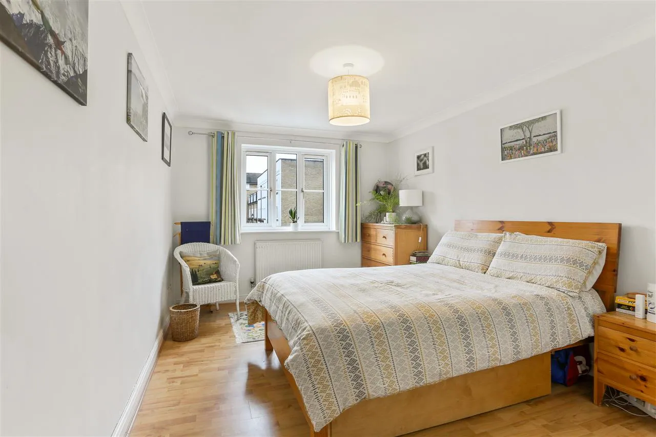 Goddard Place, London, photo 7
